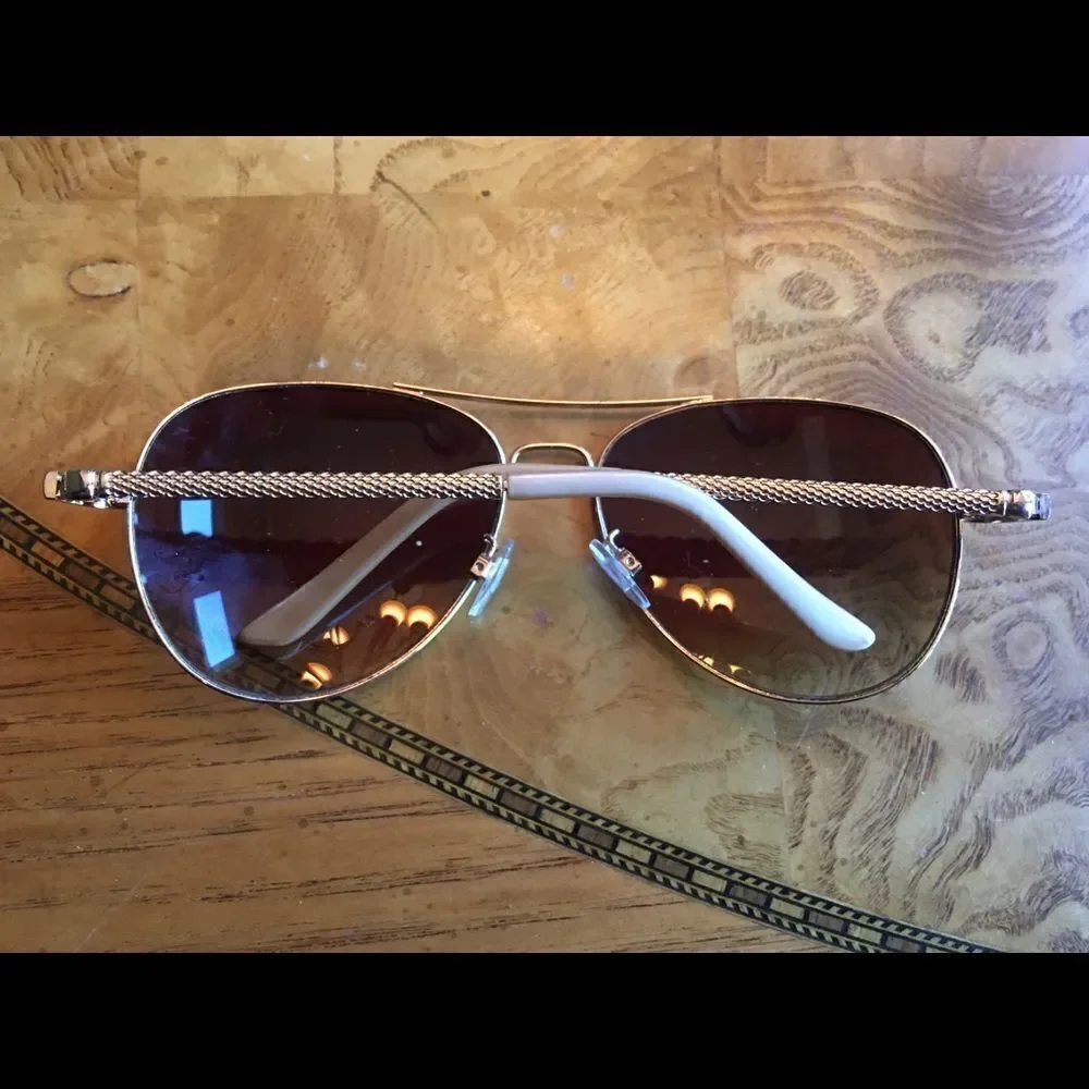 🎃 - ROSE GOLD Sun Glasses!